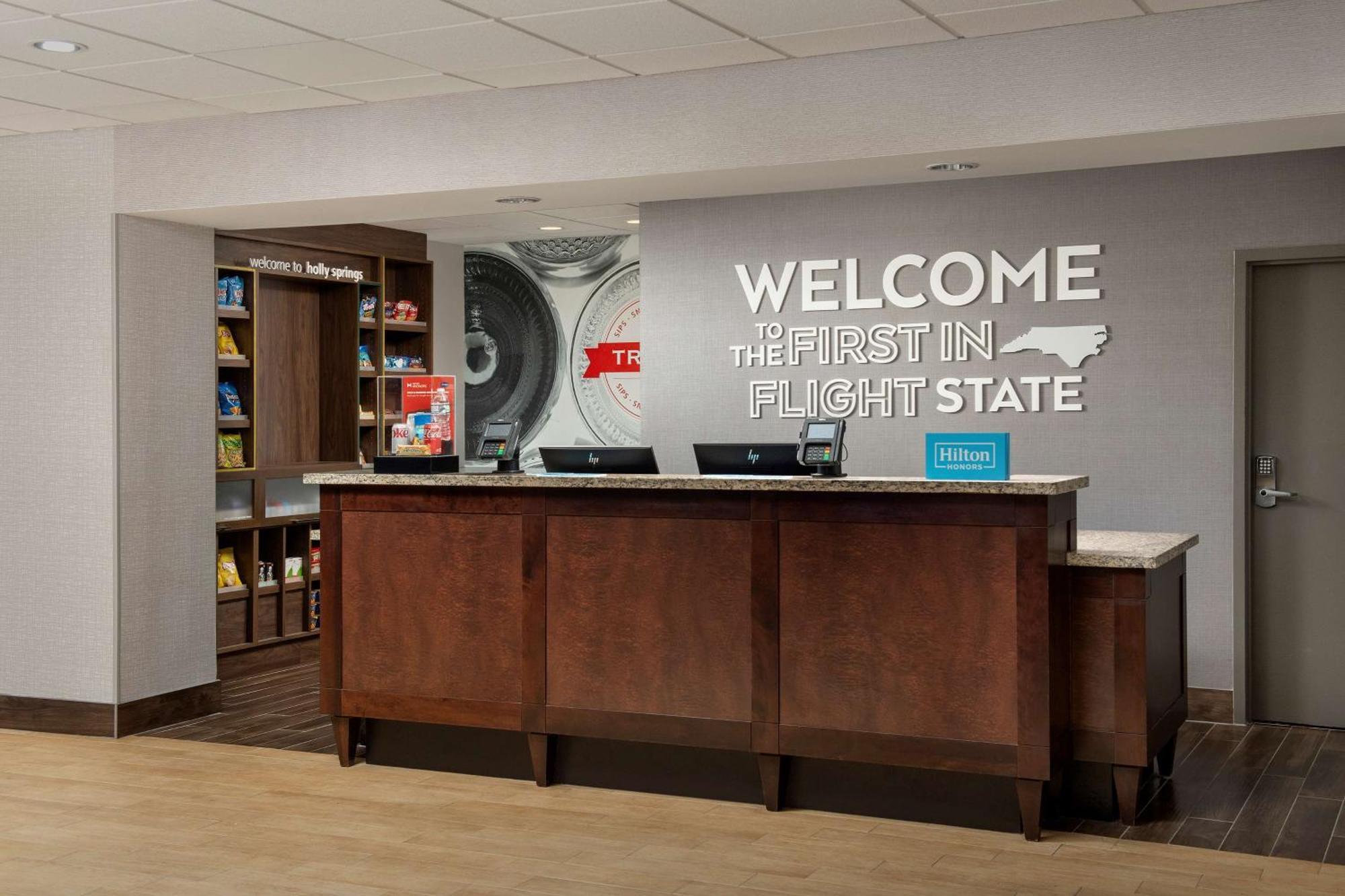 Hampton Inn & Suites Holly Springs Eksteriør billede