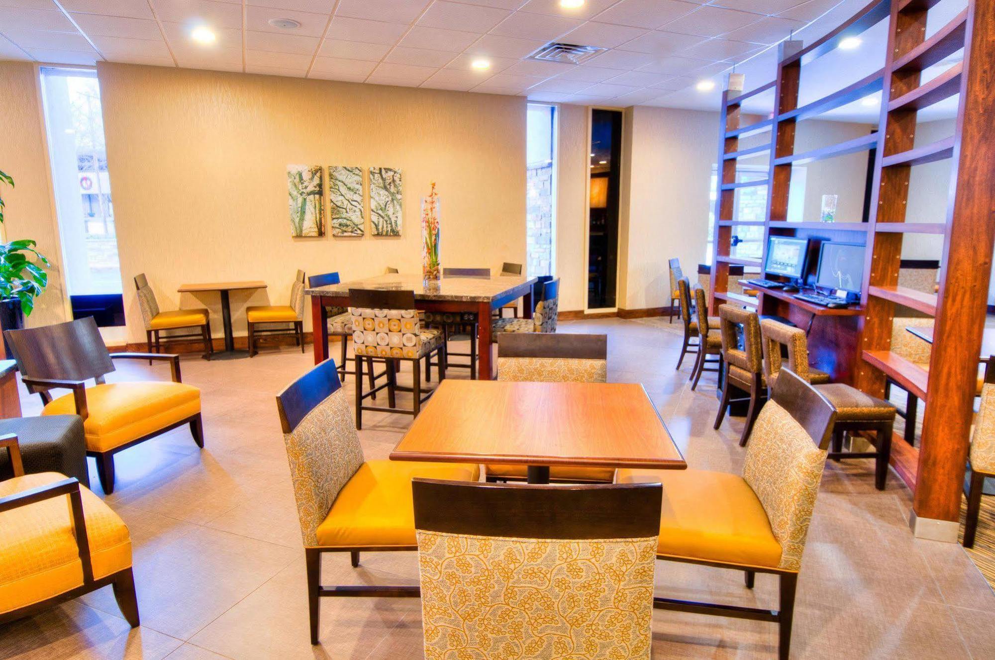 Hampton Inn & Suites Holly Springs Eksteriør billede